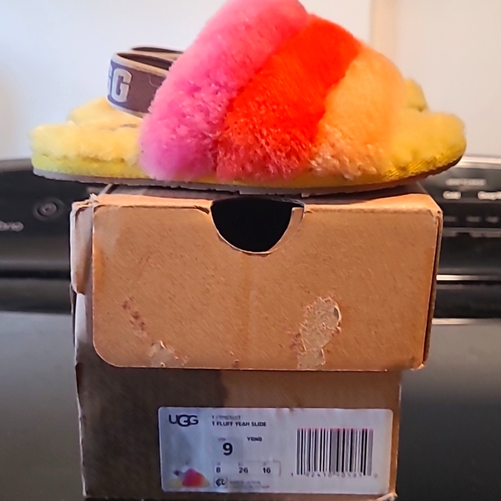 Fluff Yeah Slide Kids size 9